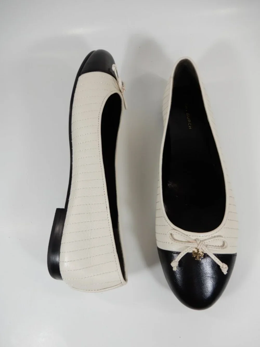 Tory Burch Quilted Cap Toe Ballet Flats Size 8.5 Cream Black Leather Bow NEW